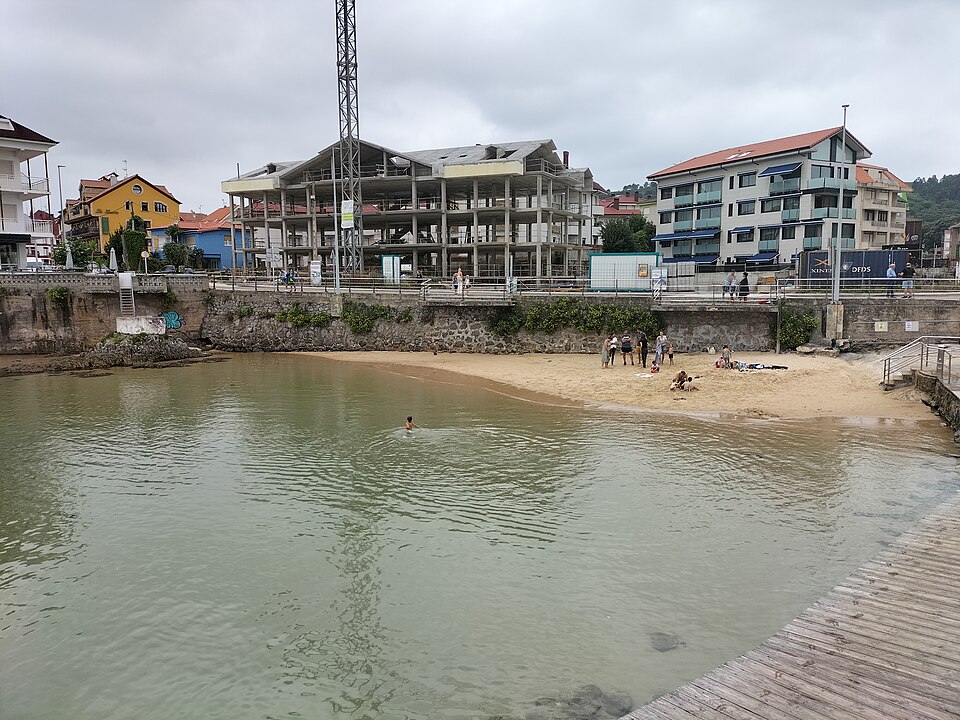 Playa de Los Barcos (Arnuero)