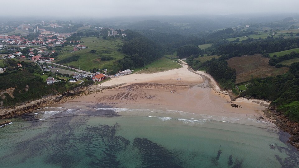 Playa de Luaña (Alfoz de Lloredo)