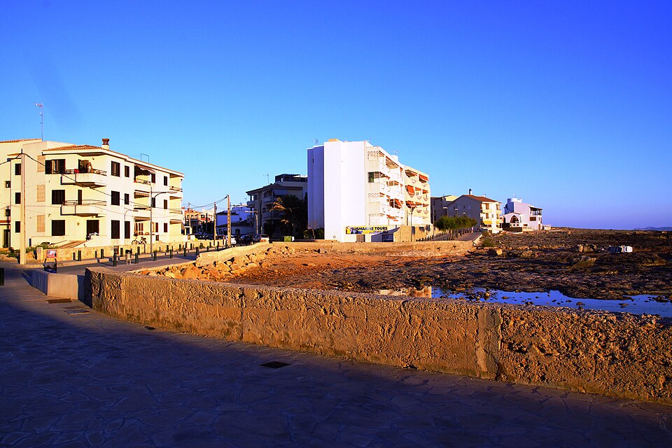 Platja Colom (Las Salinas)