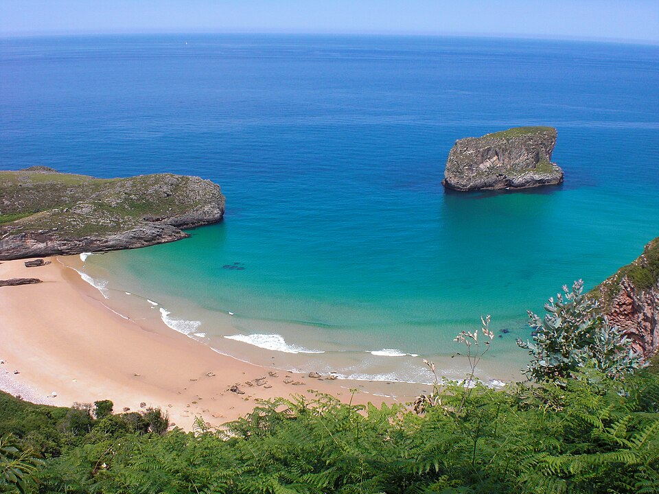 Playa de Ballota (Llanes)
