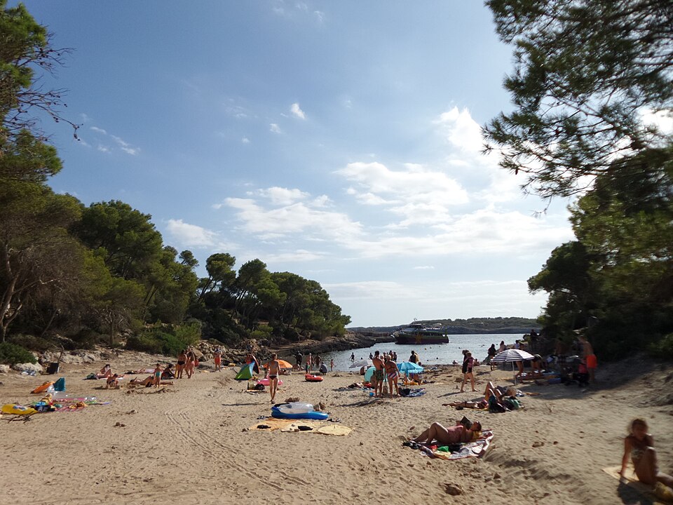 Cala Barca Trencada (Santañí)