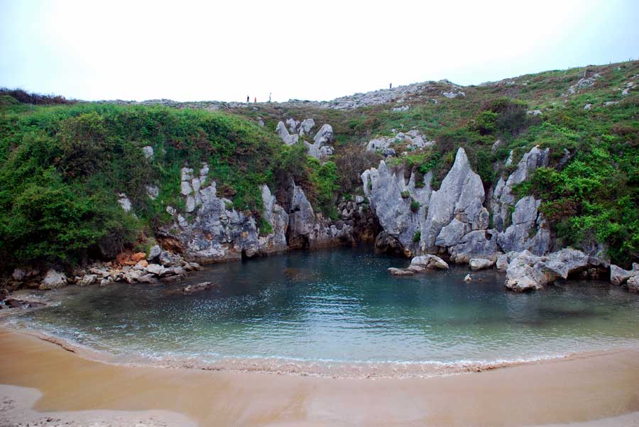 Playa de Gulpiyuri (Llanes)